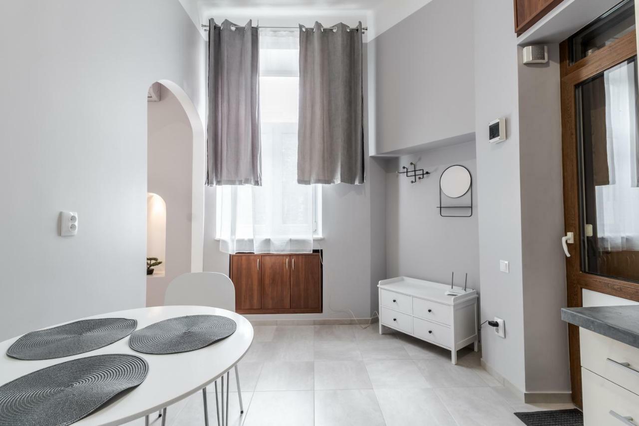 Midwheel Apartment 9 Lviv Eksteriør bilde